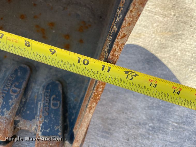 image for item LV9197 2019 John Deere 17G  mini excavator