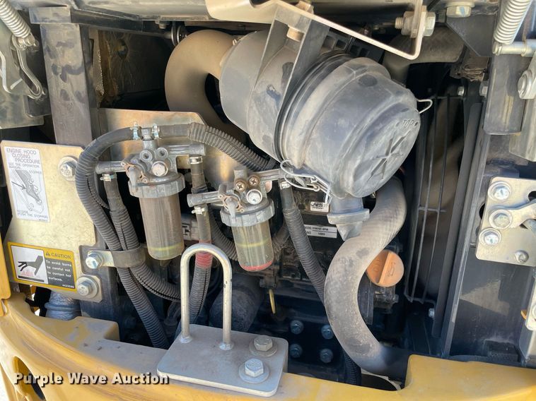 image for item LV9197 2019 John Deere 17G  mini excavator