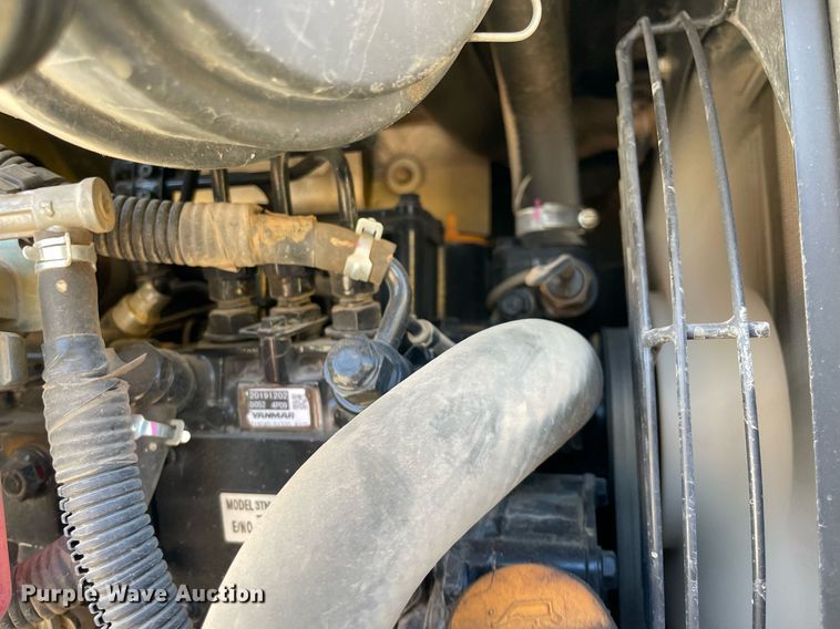 image for item LV9198 2019 John Deere 17G  mini excavator