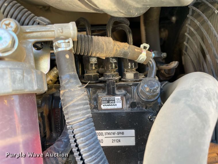 image for item LV9198 2019 John Deere 17G  mini excavator