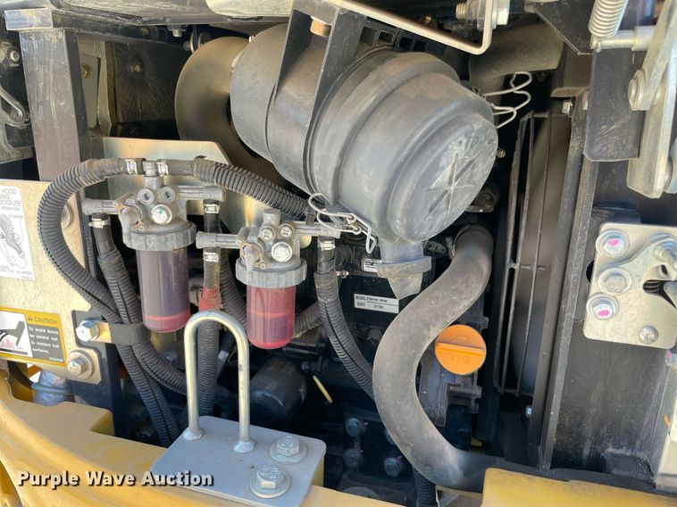 image for item LV9199 2019 John Deere 17G  mini excavator