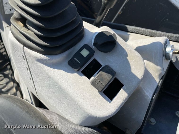 image for item LV9200 2016 John Deere 50G  mini excavator