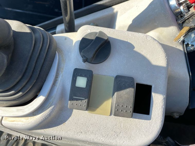 image for item LV9201 2015 John Deere 50G  mini excavator