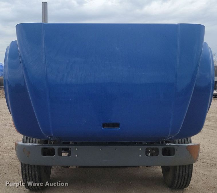 image for item LV9350 1998 Internatioal 4700  hook lift truck