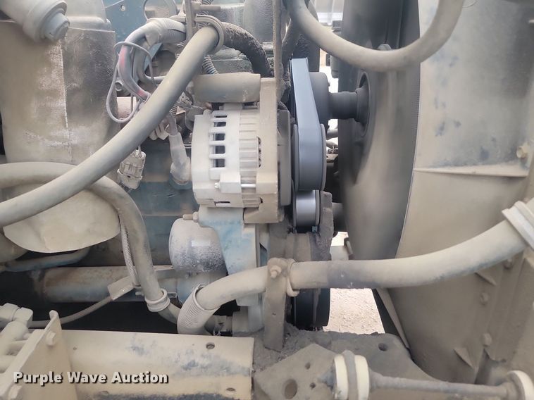 image for item LV9350 1998 Internatioal 4700  hook lift truck