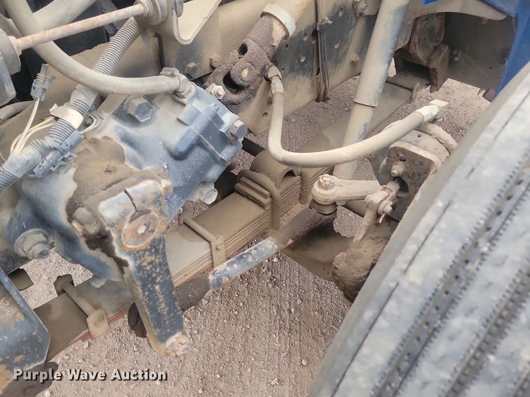 image for item LV9350 1998 Internatioal 4700  hook lift truck