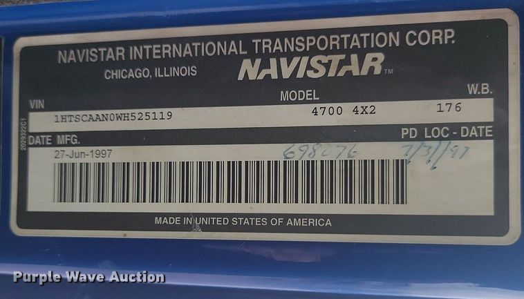 image for item LV9350 1998 Internatioal 4700  hook lift truck