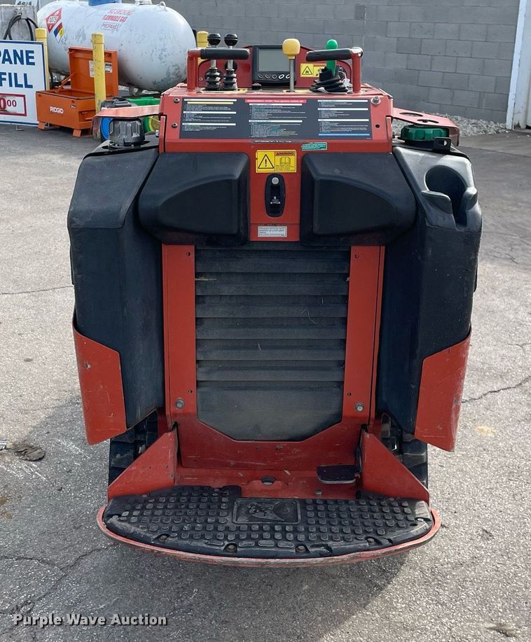 image for item LV9963 2017 Ditch Witch SK1050  compact utility loader