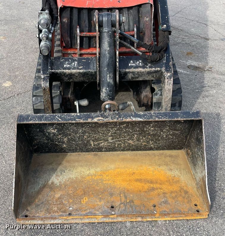 image for item LV9963 2017 Ditch Witch SK1050  compact utility loader