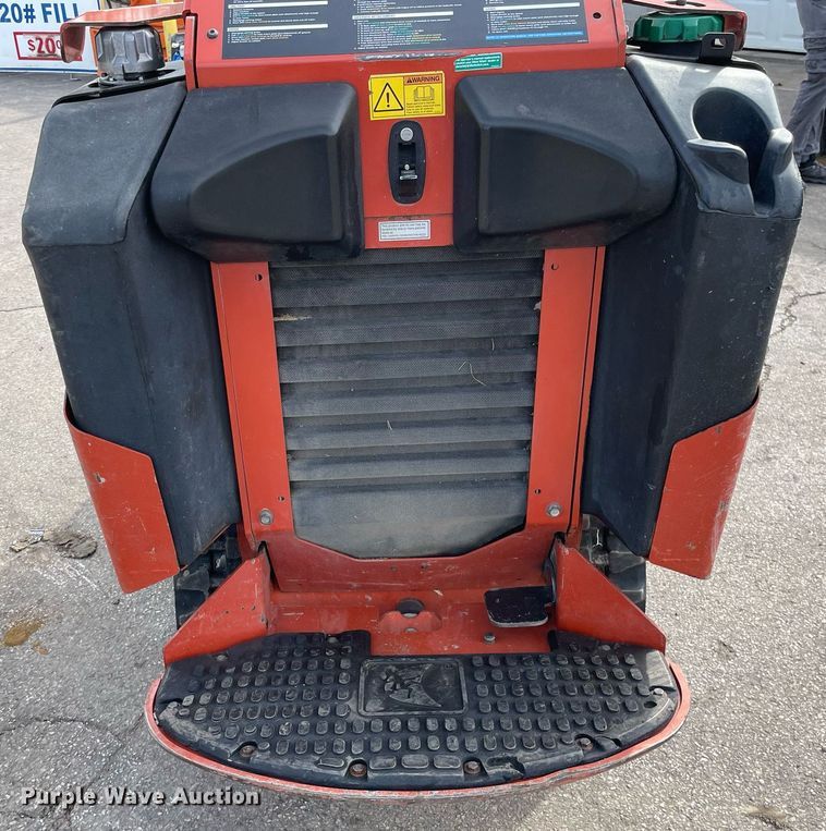 image for item LV9963 2017 Ditch Witch SK1050  compact utility loader