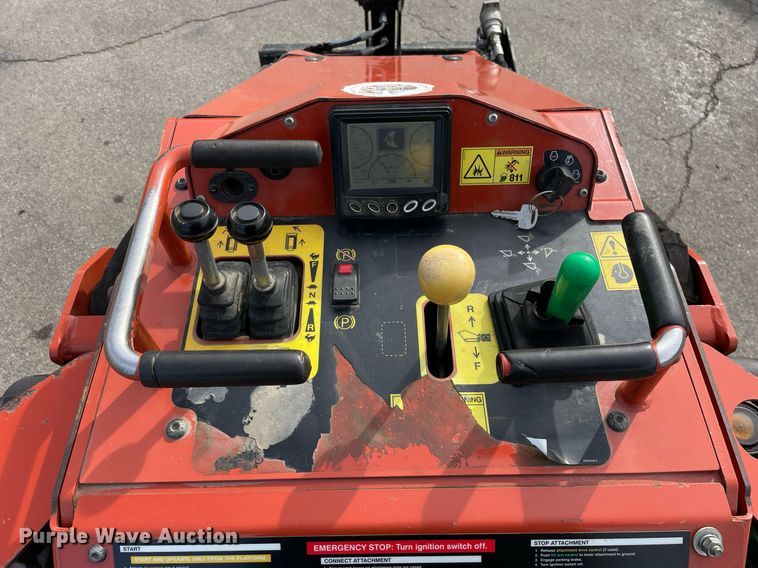 image for item LV9963 2017 Ditch Witch SK1050  compact utility loader