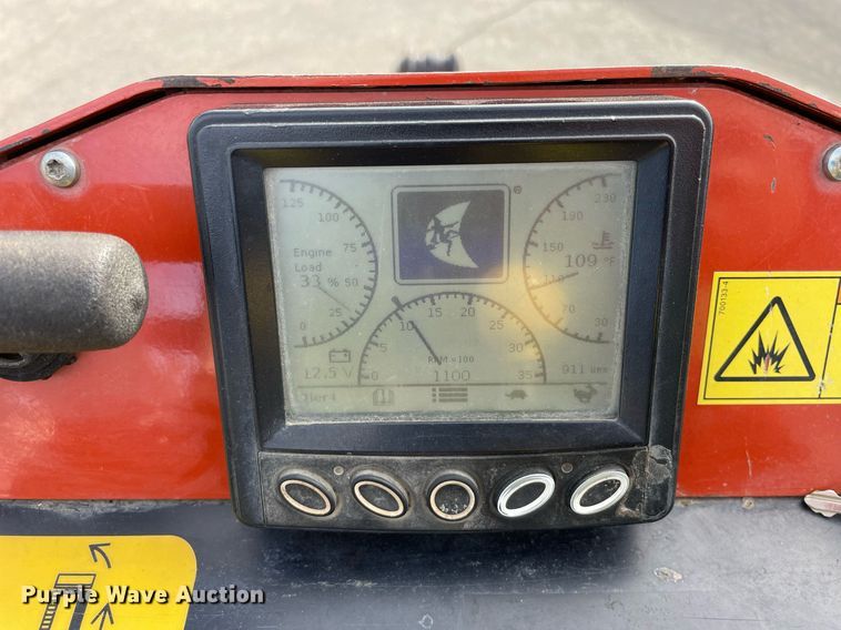 image for item LV9963 2017 Ditch Witch SK1050  compact utility loader