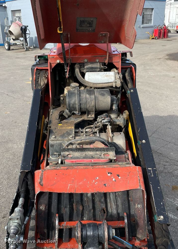 image for item LV9963 2017 Ditch Witch SK1050  compact utility loader