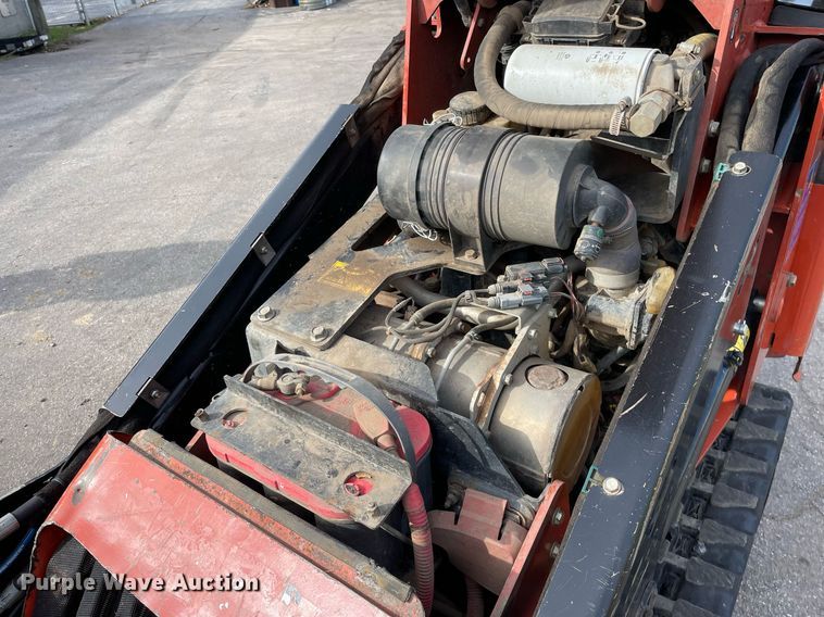 image for item LV9963 2017 Ditch Witch SK1050  compact utility loader