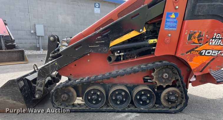 image for item LV9963 2017 Ditch Witch SK1050  compact utility loader