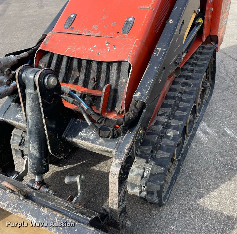 image for item LV9963 2017 Ditch Witch SK1050  compact utility loader