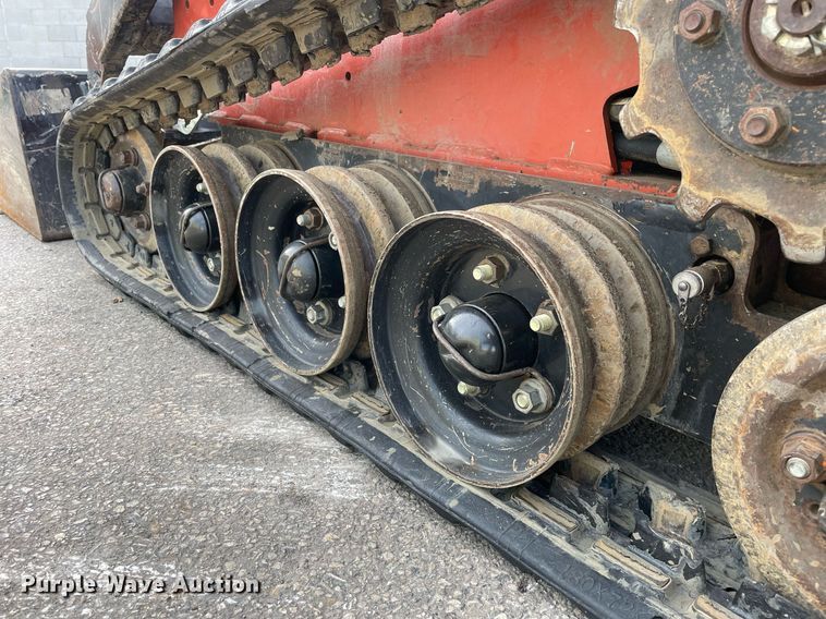 image for item LV9963 2017 Ditch Witch SK1050  compact utility loader