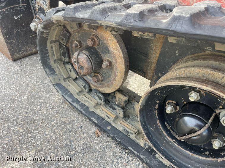 image for item LV9963 2017 Ditch Witch SK1050  compact utility loader