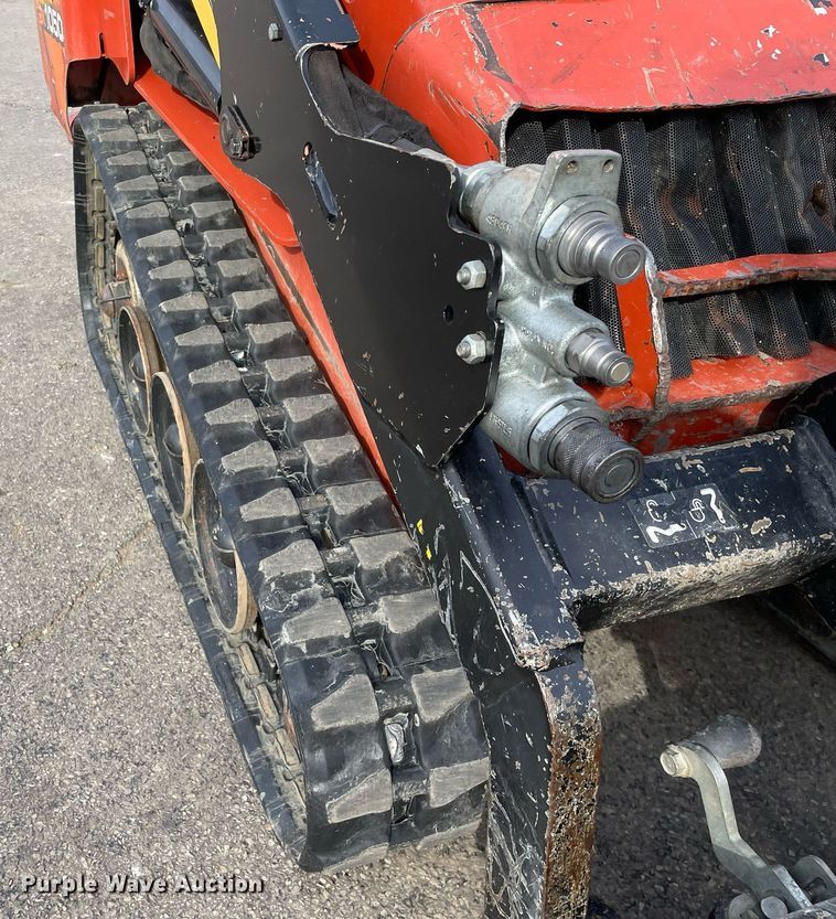 image for item LV9963 2017 Ditch Witch SK1050  compact utility loader