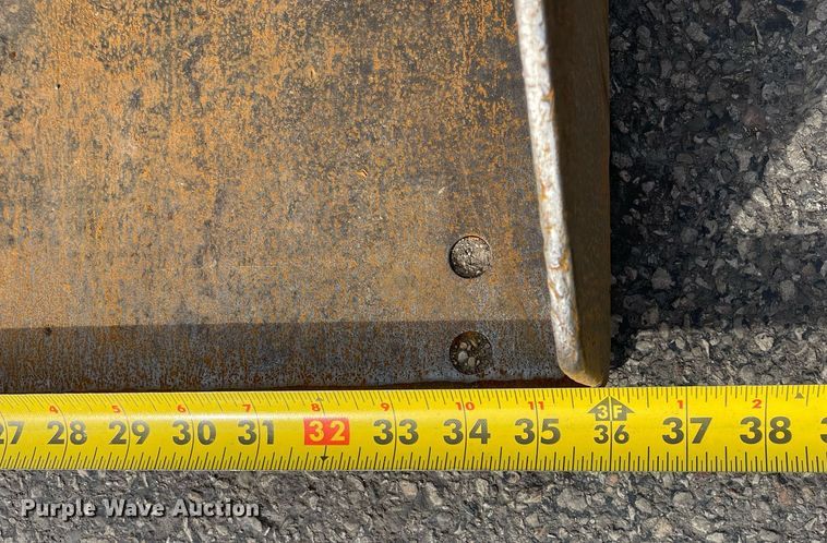 image for item LV9964 2021 Ditch Witch SK900  compact utility loader