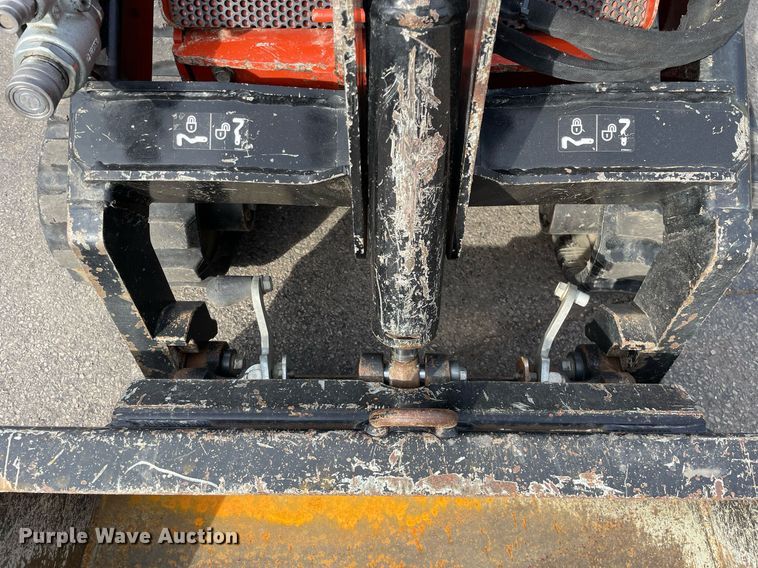 image for item LV9964 2021 Ditch Witch SK900  compact utility loader