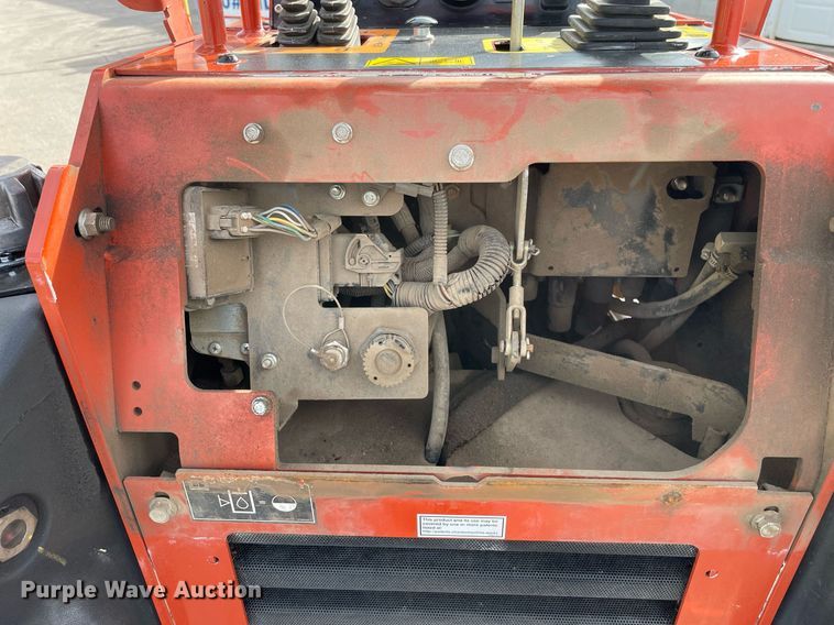 image for item LV9964 2021 Ditch Witch SK900  compact utility loader