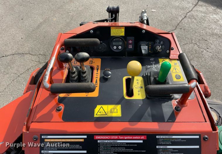 image for item LV9964 2021 Ditch Witch SK900  compact utility loader