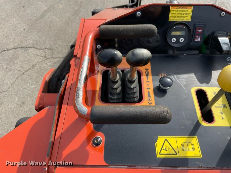 image for item LV9964 2021 Ditch Witch SK900  compact utility loader