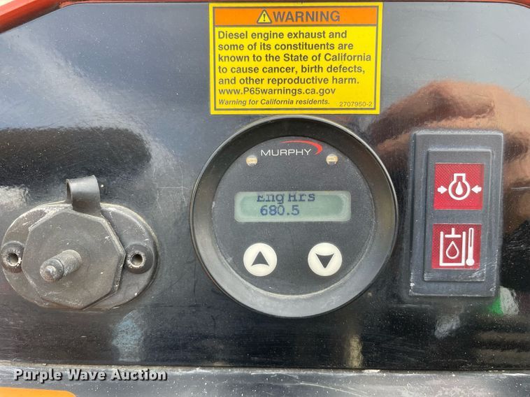 image for item LV9964 2021 Ditch Witch SK900  compact utility loader