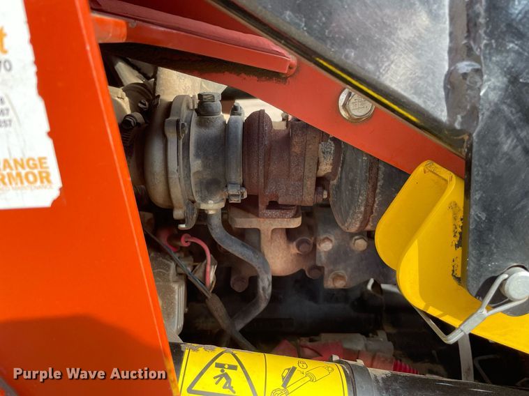 image for item LV9964 2021 Ditch Witch SK900  compact utility loader