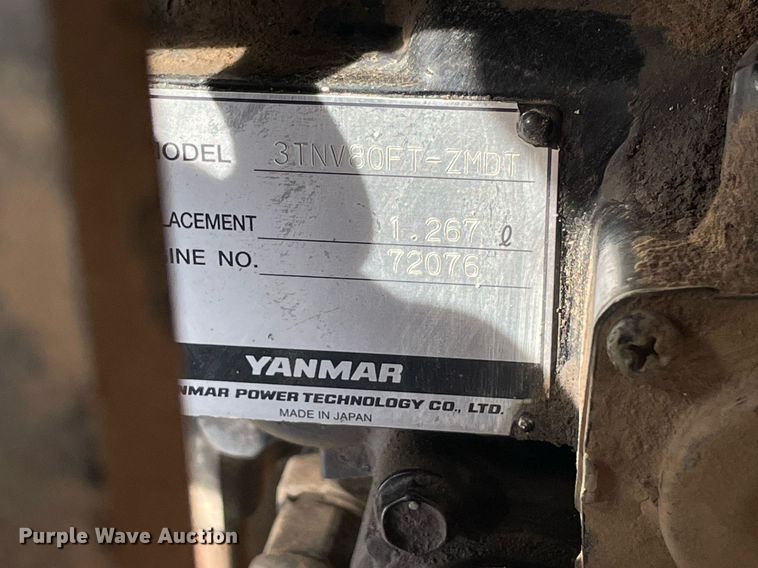 image for item LV9964 2021 Ditch Witch SK900  compact utility loader