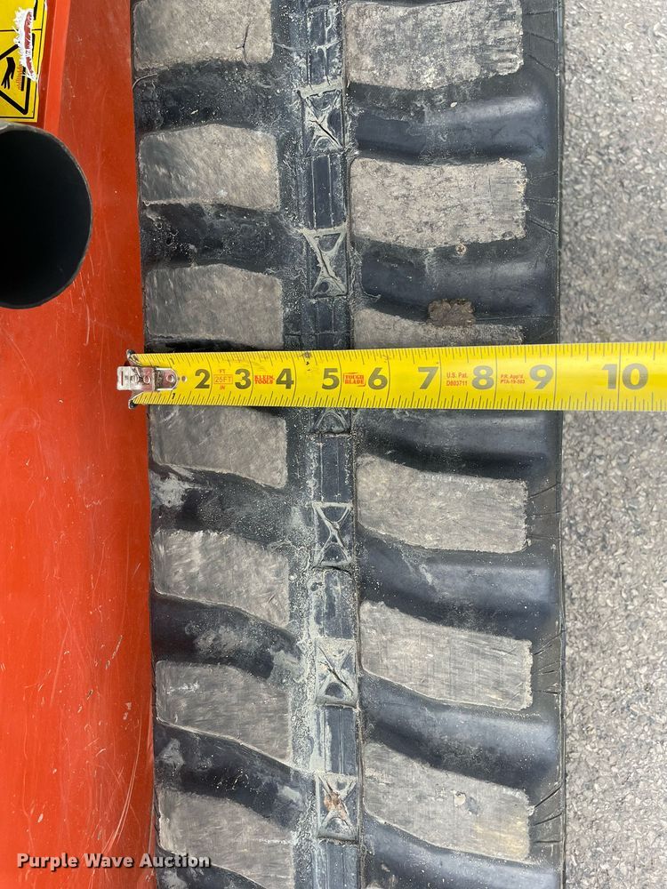 image for item LV9964 2021 Ditch Witch SK900  compact utility loader