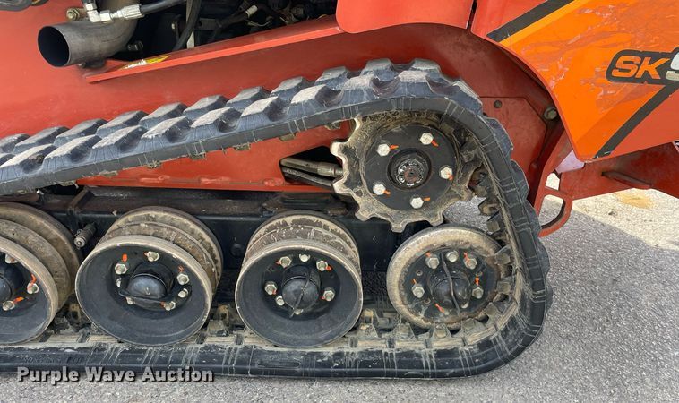 image for item LV9964 2021 Ditch Witch SK900  compact utility loader