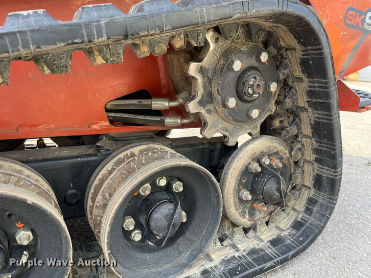 image for item LV9964 2021 Ditch Witch SK900  compact utility loader