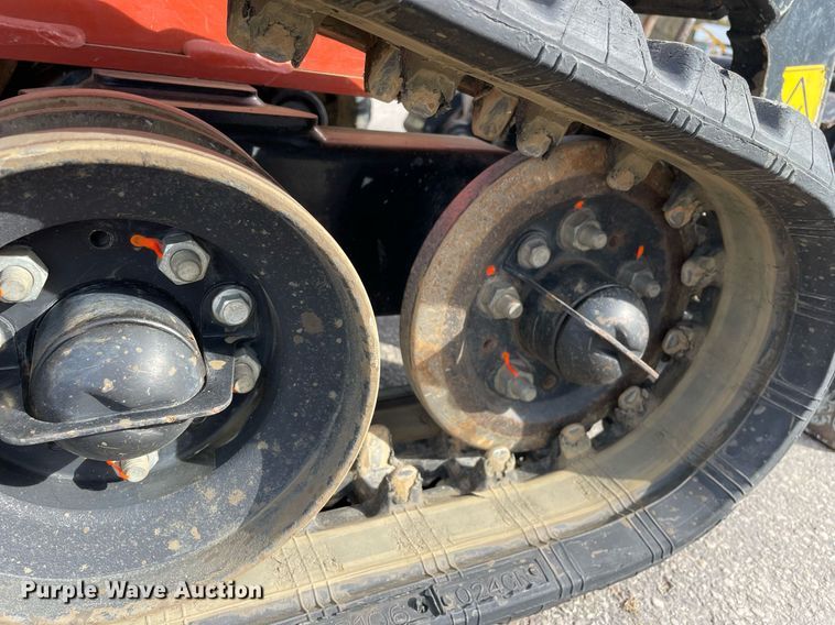 image for item LV9964 2021 Ditch Witch SK900  compact utility loader