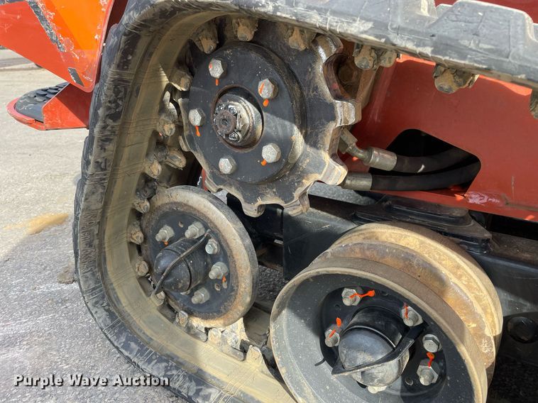 image for item LV9964 2021 Ditch Witch SK900  compact utility loader