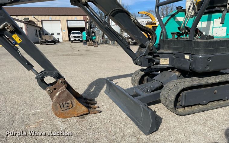 image for item LV9965 2015 IHI 17VX  mini excavator