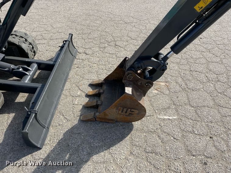 image for item LV9965 2015 IHI 17VX  mini excavator