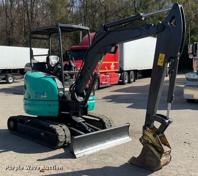 image for item LV9966 2014 IHI 30v4 mini excavator