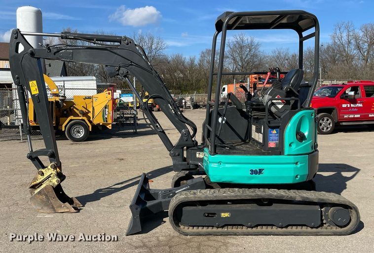 image for item LV9966 2014 IHI 30v4 mini excavator