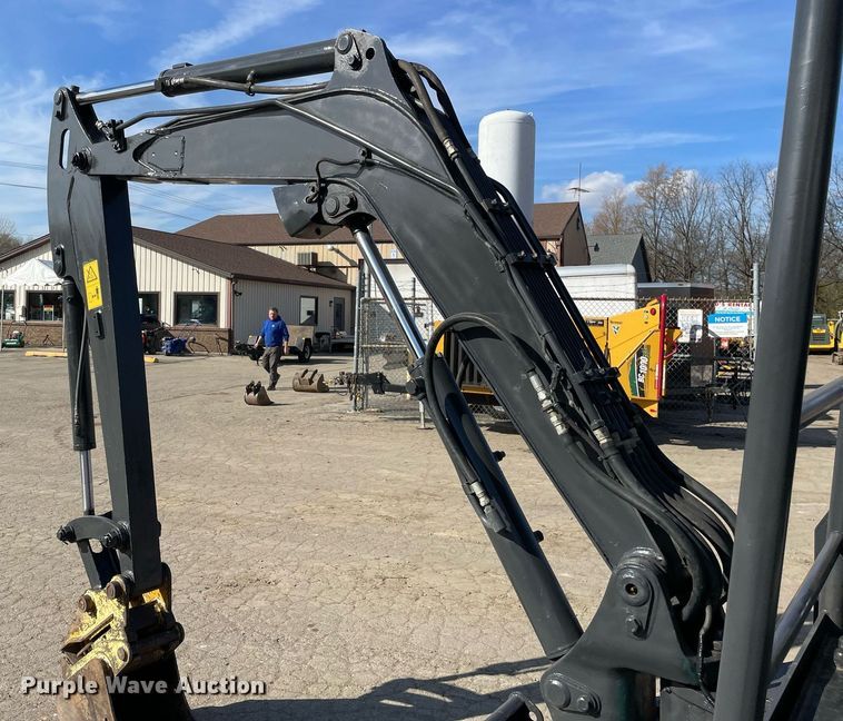 image for item LV9966 2014 IHI 30v4 mini excavator