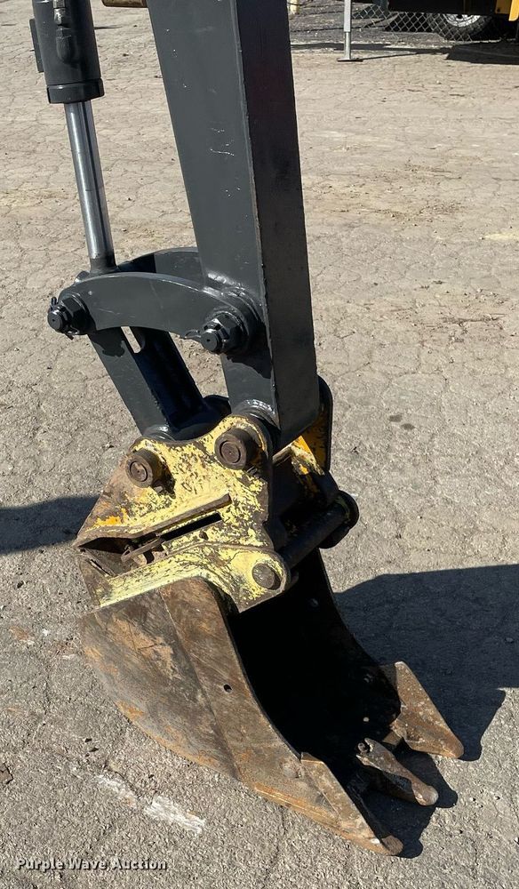 image for item LV9966 2014 IHI 30v4 mini excavator