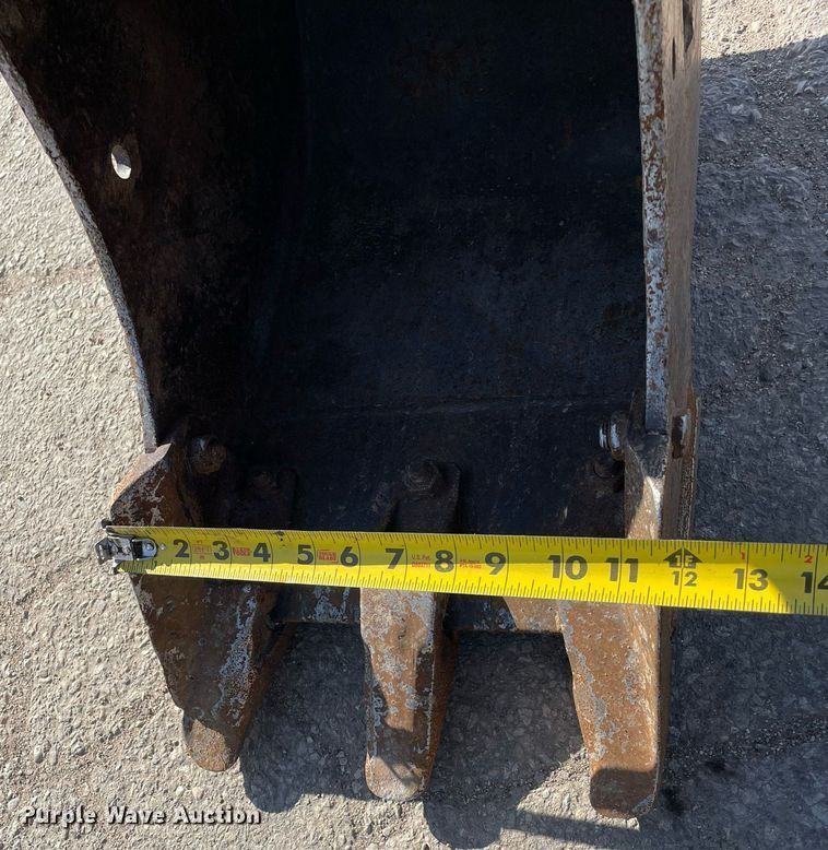 image for item LV9966 2014 IHI 30v4 mini excavator