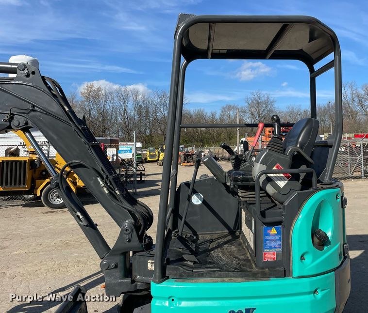 image for item LV9966 2014 IHI 30v4 mini excavator