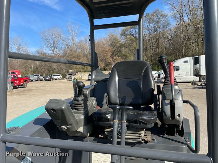 image for item LV9966 2014 IHI 30v4 mini excavator