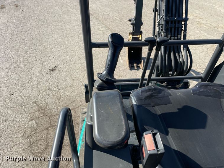 image for item LV9966 2014 IHI 30v4 mini excavator