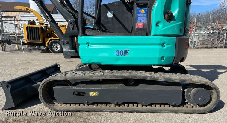 image for item LV9966 2014 IHI 30v4 mini excavator