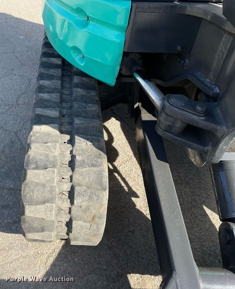 image for item LV9966 2014 IHI 30v4 mini excavator