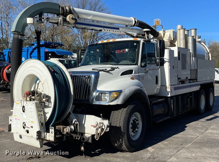 image for item LV9971 2006 International 7500  sewer jetter truck