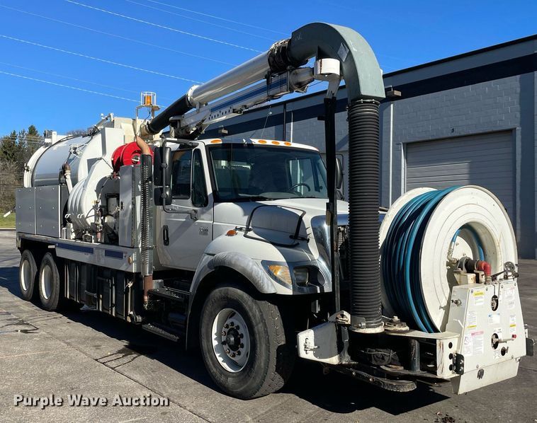 image for item LV9971 2006 International 7500  sewer jetter truck